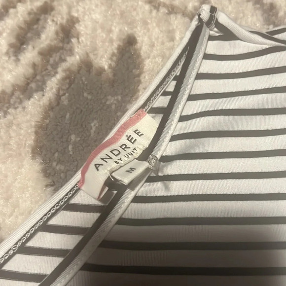 Andree top boutique bought. Like new. - Picture 2 of 3